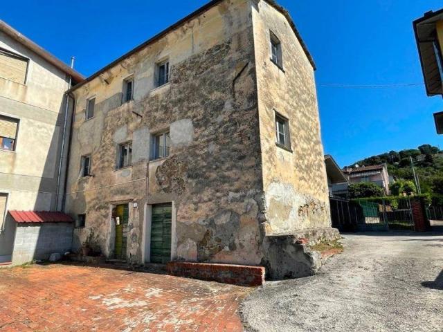Casa indipendente in vendita a Sarzana SP