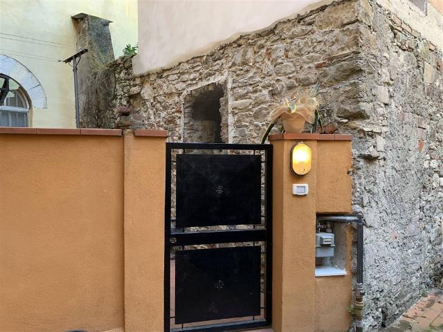 Casa indipendente in vendita a Sarzana SP