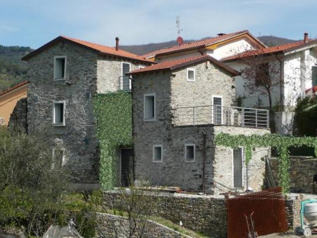 Casa indipendente in vendita a Sarzana SP