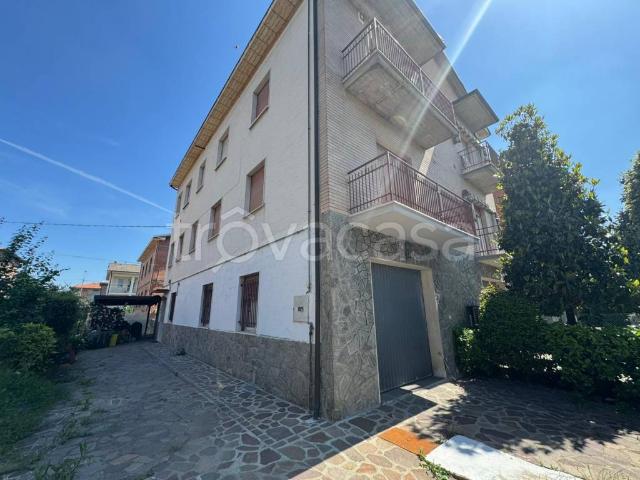 Casa indipendente in vendita a Sassuolo viale Silvio Pellico, 16