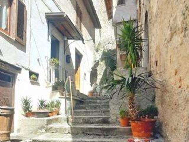Casa indipendente in vendita a Scurcola Marsicana AQ