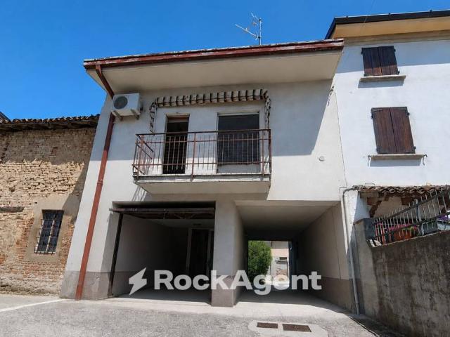 Casa indipendente in vendita a Scandolara Ripa d'Oglio CR