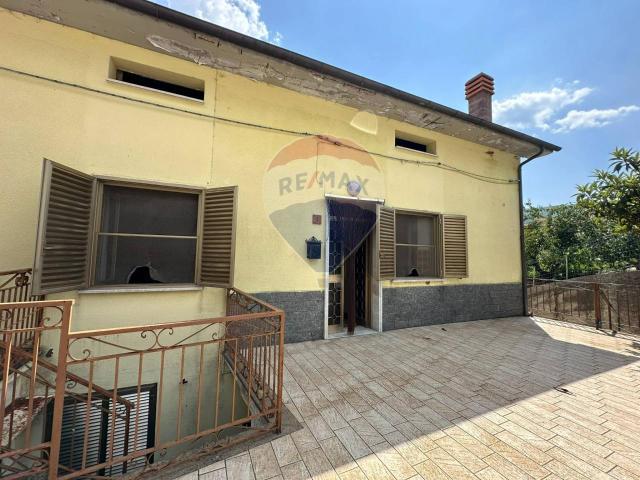 Casa indipendente in vendita a Scapoli