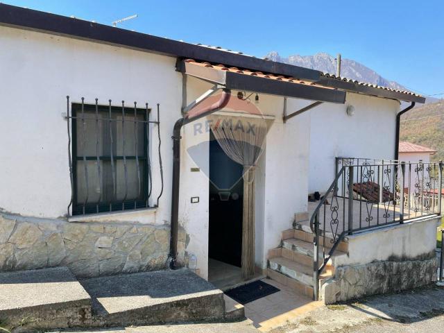 Casa indipendente in vendita a Scapoli