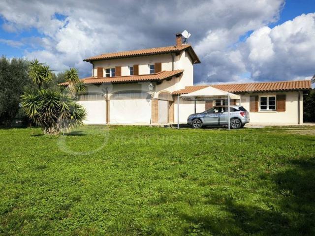 Casa indipendente in vendita a Scarlino GR