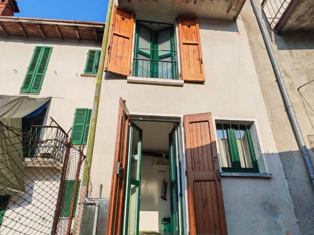 Casa indipendente in vendita a Schignano CO