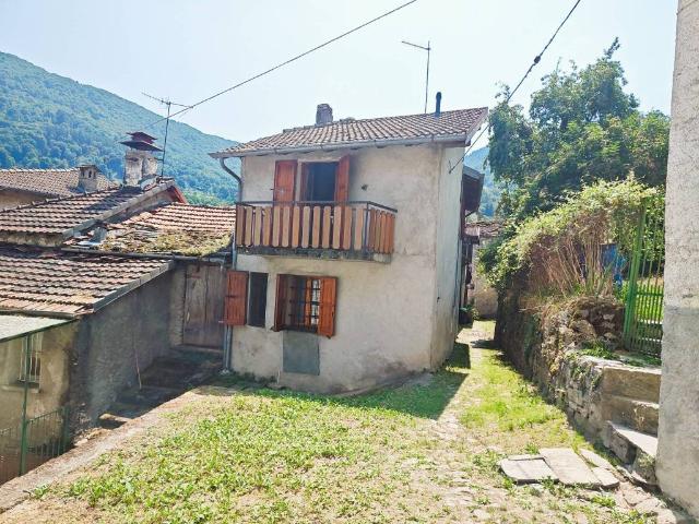 Casa indipendente in vendita a Schignano CO