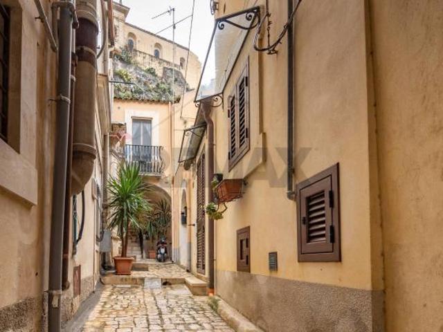 Casa Indipendente in vendita a Scicli, Centro Storico