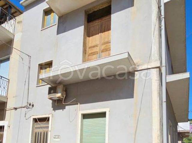 Casa indipendente in vendita a Scicli via Trieste, 34
