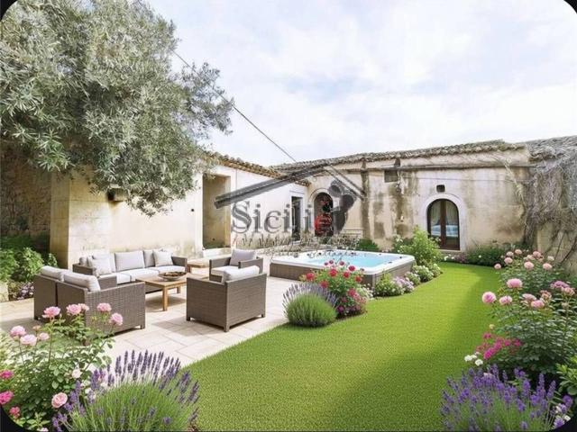 Casa indipendente in vendita a Scicli