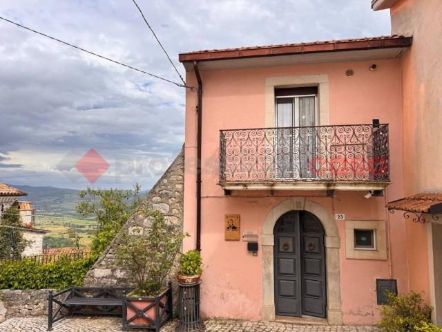 Casa indipendente in vendita a Scontrone via Rione Chiesa, 23