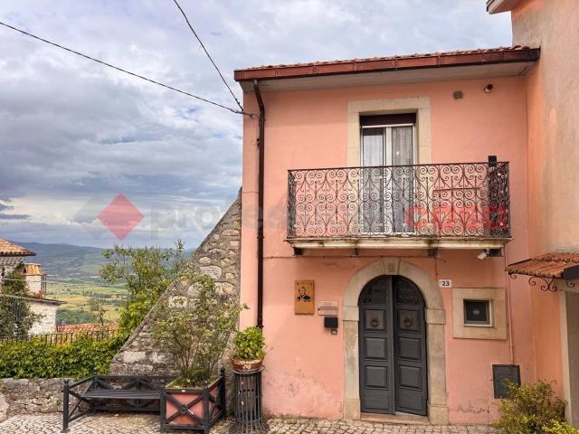 Casa indipendente in vendita a Scontrone