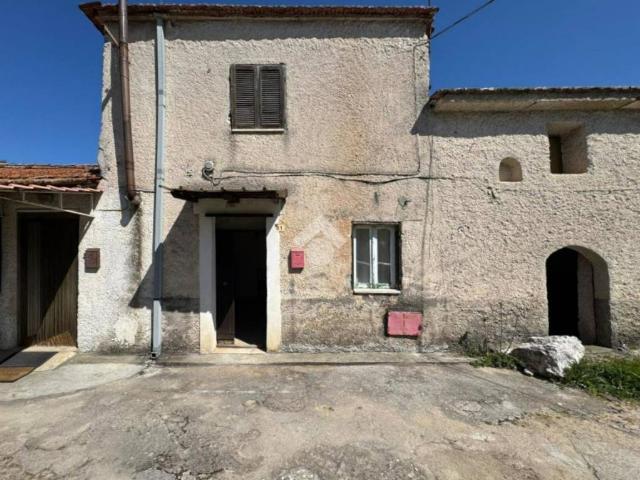 Casa indipendente in vendita a Sezze via Crocevecchia, 81