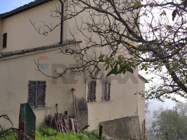 Casa indipendente in vendita a Sellano PG
