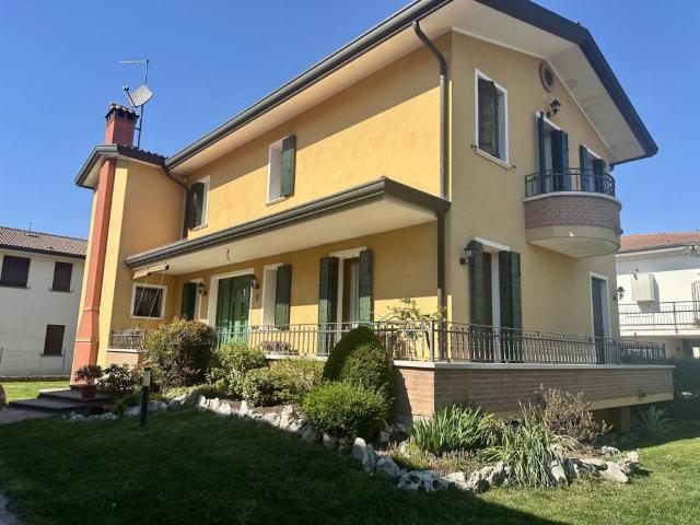 Casa indipendente in vendita a Selvazzano Dentro PD