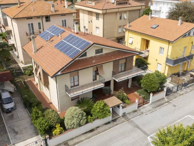 Casa indipendente in vendita a Senigallia AN