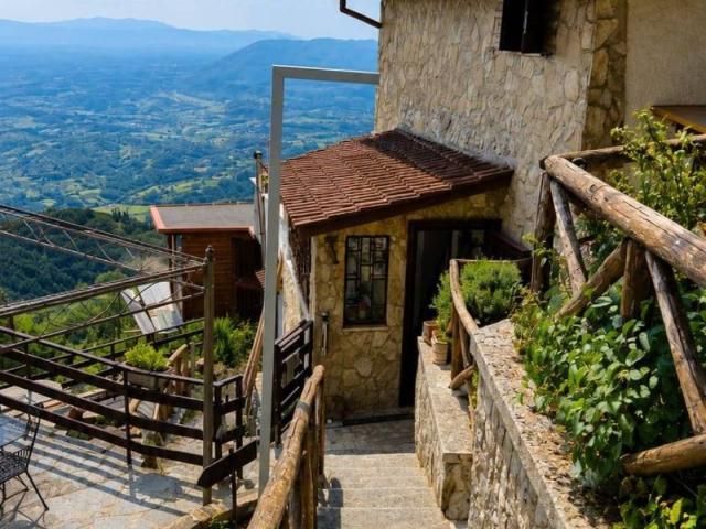 Casa indipendente in vendita a Serrone FR