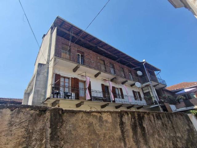 Casa indipendente in vendita a Serravalle Sesia VC