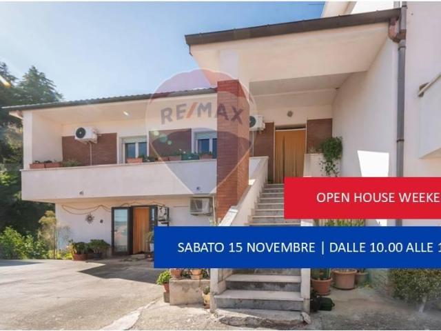 Casa indipendente in vendita a Serra San Quirico