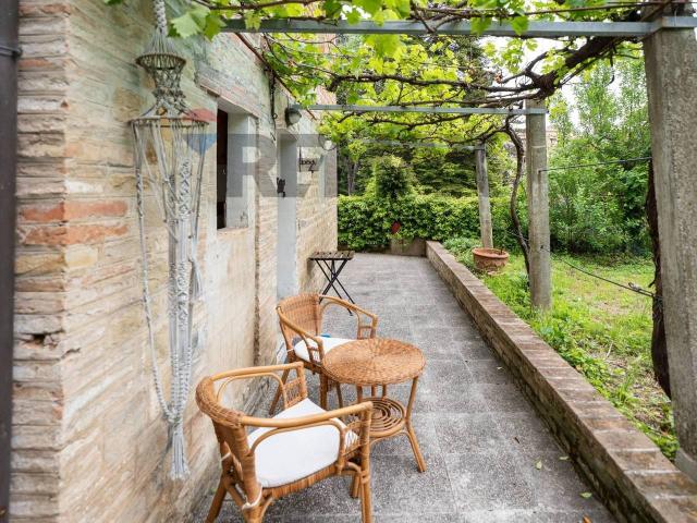 Casa indipendente in vendita a Serra San Quirico