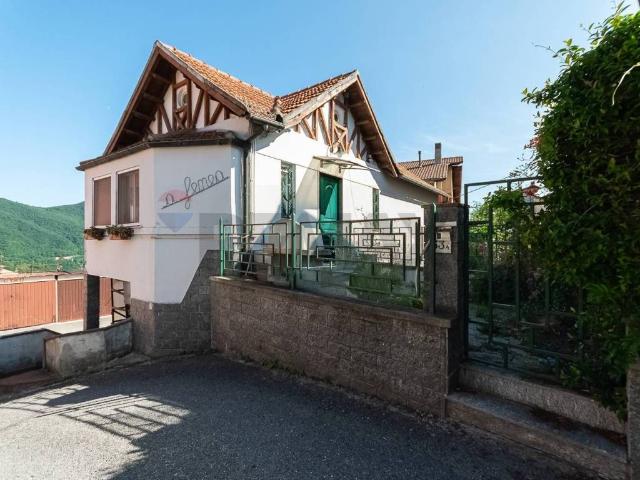 Casa indipendente in vendita a Serra Riccò GE