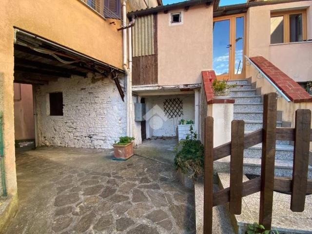 Casa indipendente in vendita a Serra Riccò GE