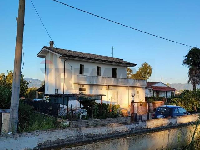 Casa indipendente in vendita a Sessa Aurunca