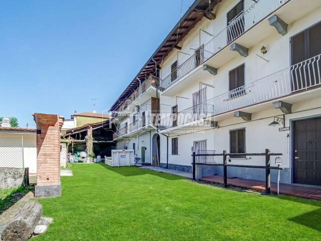 Casa indipendente in vendita a Sesto Calende