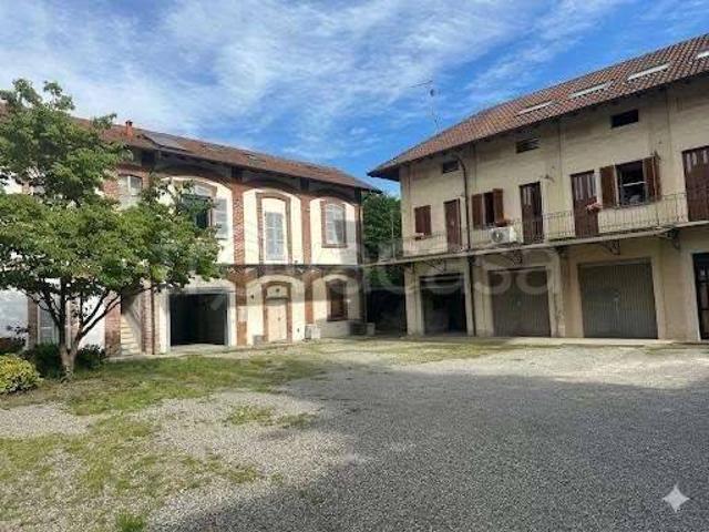 Casa indipendente in vendita a Sesto Calende via 4 novembre, 4