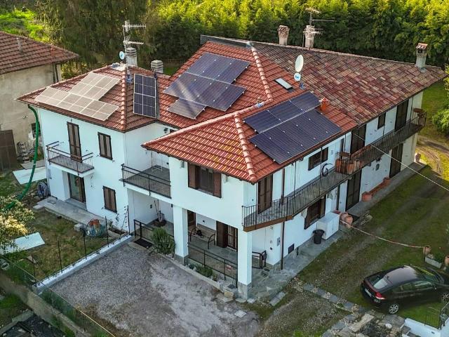 Casa indipendente in vendita a Sesto Calende VA
