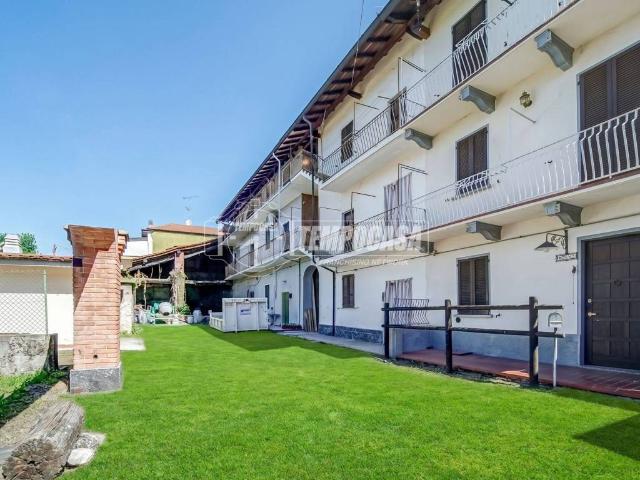 Casa indipendente in vendita a Sesto Calende VA