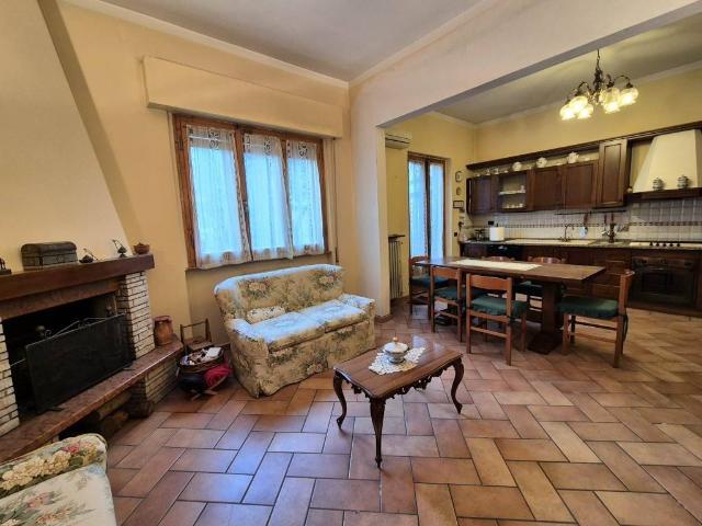 Casa indipendente in vendita a Sesto Fiorentino FI