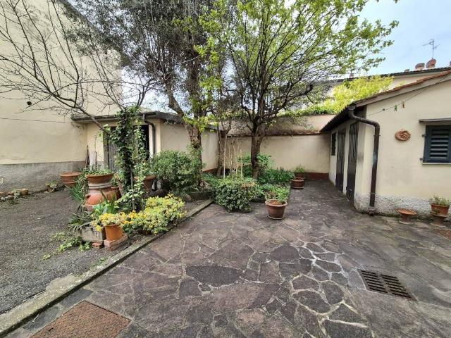 Casa indipendente in vendita a Sesto Fiorentino FI