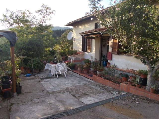 Casa indipendente in vendita a Sesto Fiorentino FI