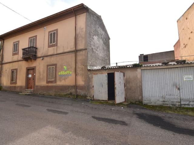 Casa indipendente in vendita a Sindia via eleonora d'arborea 12