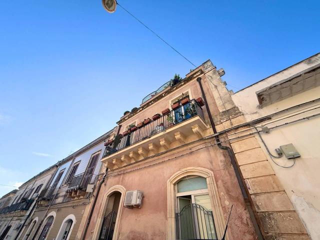 Casa indipendente in vendita a Siracusa