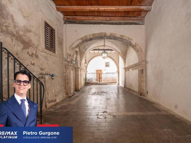 Casa indipendente in vendita a Siracusa via della Maestranza, 116, Ortigia