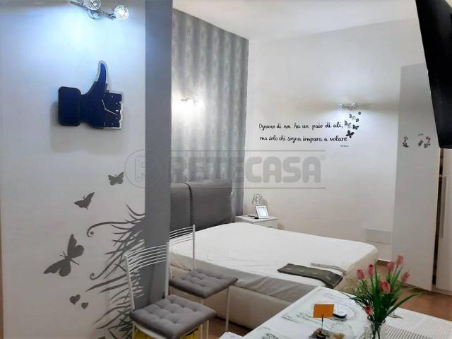 Casa indipendente in vendita a Siracusa via resalibera ronco1°, Ortigia
