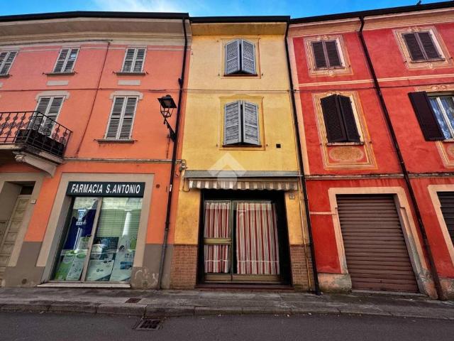 Casa indipendente in vendita a Sissa Trecasali PR