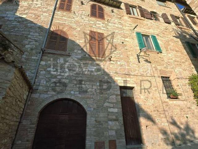 Casa indipendente in vendita a Spello via Ospedale, 48