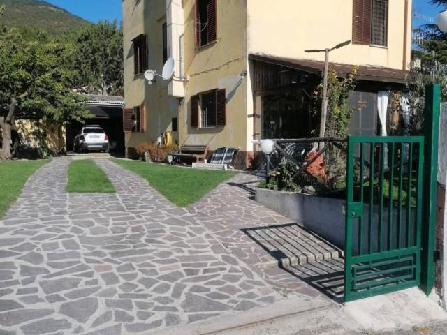 Casa indipendente in vendita a Spoleto PG