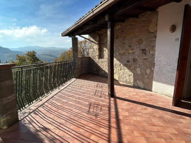 Casa indipendente in vendita a Spoleto PG