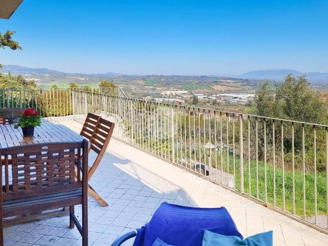 Casa indipendente in vendita a Spoleto PG