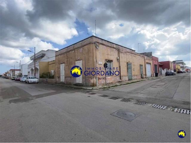 Casa indipendente in vendita a Squinzano LE