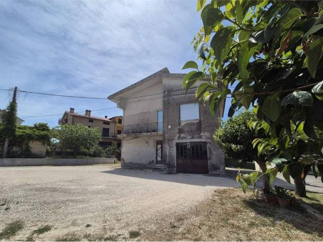 Casa indipendente in vendita a Staffolo AN