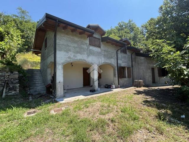 Casa indipendente in vendita a Stazzano AL