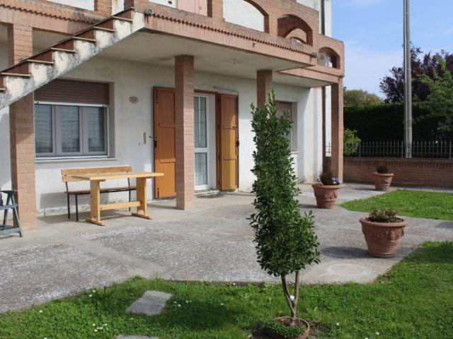 Casa indipendente in vendita a Stienta RO