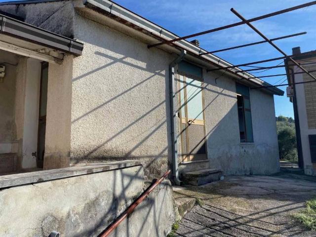 Casa indipendente in vendita a Strangolagalli FR