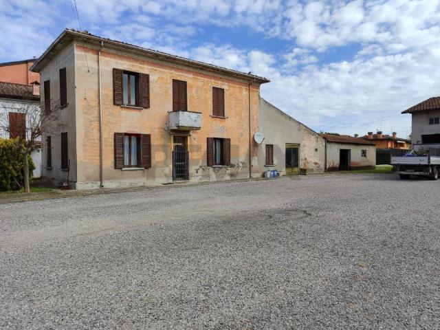 Casa indipendente in vendita a Suzzara MN