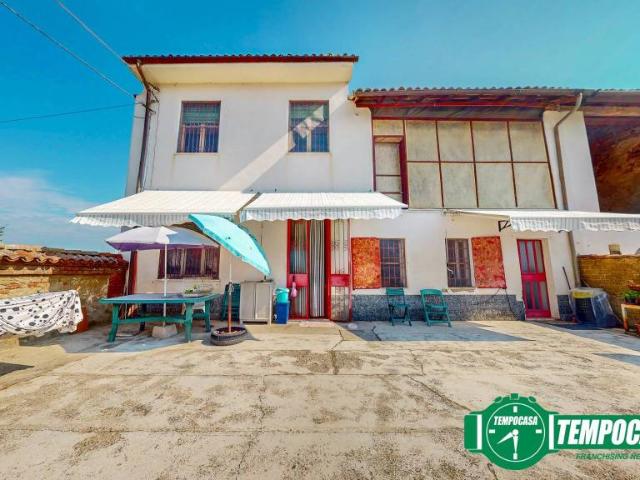Casa indipendente in vendita a Suardi via Roma, 43